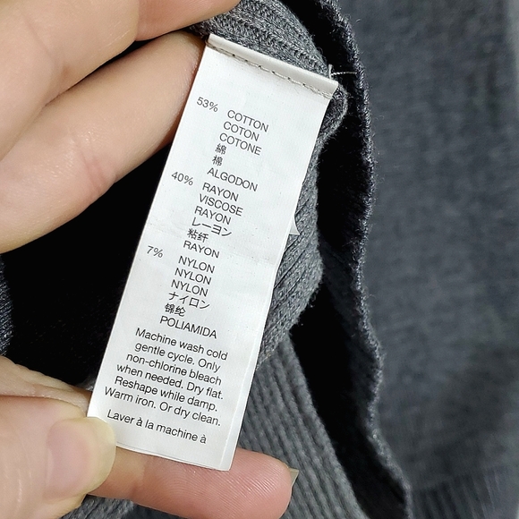 Gap Grey Knit Combo Long Sleeve V-Neck Sweater, Cotton/Rayon Mix - Size Medium - Picture 12 of 14